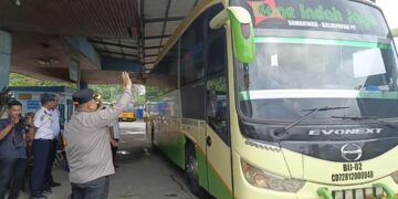 Senyum Hangat di Terminal Sungai Kunjang: Saat Polresta Samarinda “Mengantar” 152 Warga Pulang Kampung
