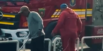 Wajah Teras Samarinda Kembali Berseri: Aksi Gotong Royong Massal Pulihkan Ikon Kota dalam Sekejap