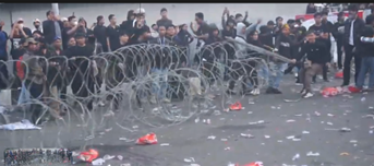 Demo Aliansi Perjuangan Masyarakat Kaltim Berakhir Ricuh, Gas Air Mata dan Water Cannon Ditembakkan