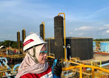 Perempuan di Garda Depan Energi Nasional: Kisah Tangguh dari Laut dan Daratan