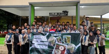 Pertamina Patra Niaga Regional Kalimantan Peringati Hari Bumi 2026 melalui Penghijauan Sempadan Sungai Karang Mumus