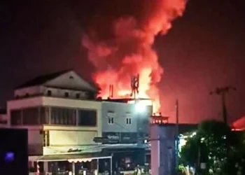 Siaga Disdamkarmat Kota Samarinda di Tengah Terik Kemarau