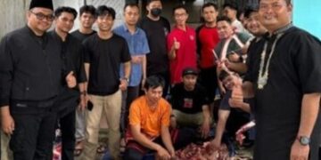 Saat Kamera dan Pena Rehat Sejenak, Hangatnya Iduladha di Balik Dapur Kurban PWI Kukar