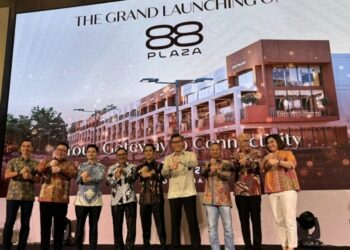 Ada 88 Plaza Depan Dome