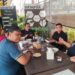 ​Aroma Teh, Gelak Tawa, dan Setia Kawan di Jalan Biola