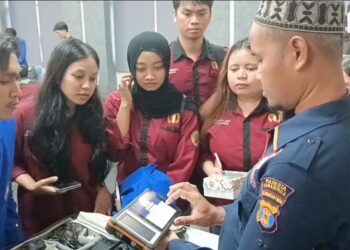 Bukan Demo, Puluhan Mahasiswa Hukum di Samarinda Justru ‘Serbu’ Mapolresta untuk Belajar Olah TKP