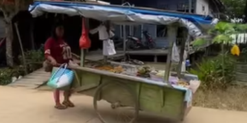 Asap Dapur Selerong yang Perlahan Meredup