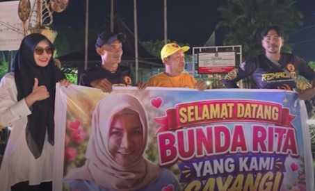 Kerinduan Sembilan Tahun yang Tumpah di Jalan Mawar