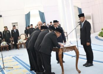 Gubernur Rudy Mas’ud Lantik 9 Kepala Dinas Baru Kaltim Lewat Sistem Meritokrasi