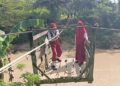 Demi Sekolah, Anak-anak di Dusun Damai Bergantung pada Kereta Gantung di Atas Sungai Habitat Buaya