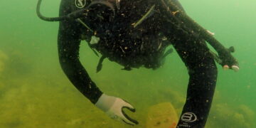 Pesona Batu Reggae hingga Garden Reef, Alasan Kamu Harus Diving di Muara Badak