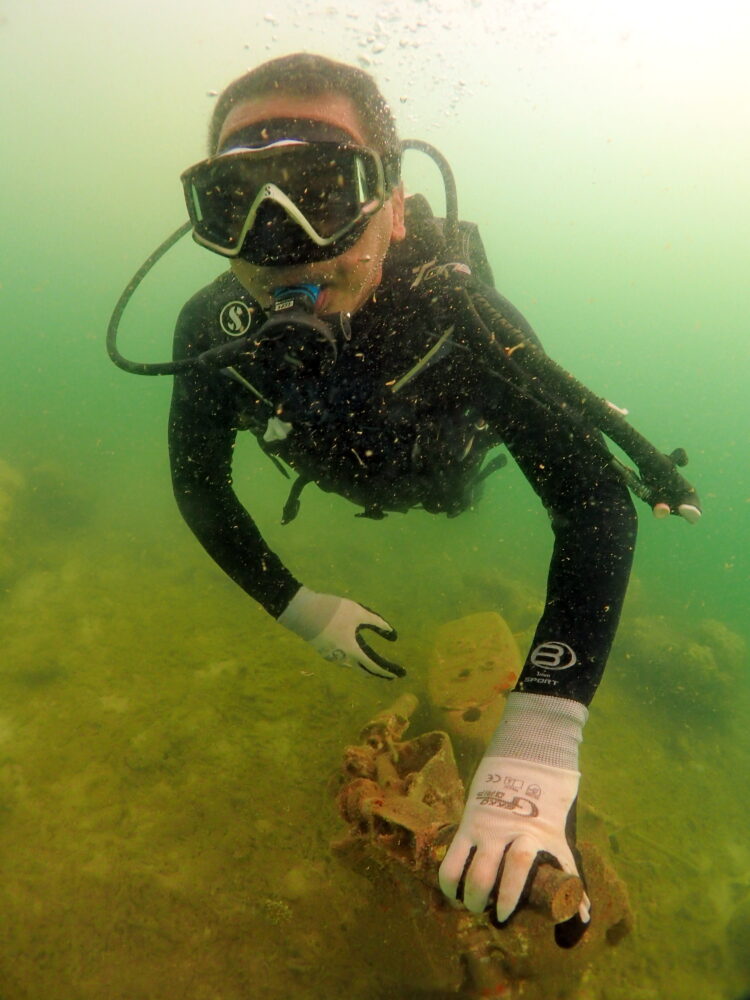 Pesona Batu Reggae hingga Garden Reef, Alasan Kamu Harus Diving di Muara Badak