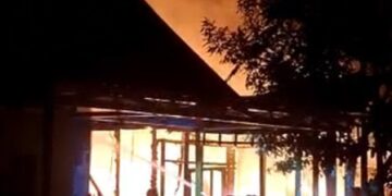 Sempaja Utara Membara, Dua Rumah Tunggal di Jalan Muang Ilir Ludes Dilalap Api