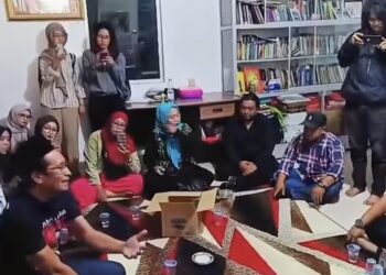 Sudarno Lawan APMKT