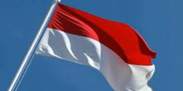 Cara Kaltim Sambut HUT RI ke-81, Bagikan Bendera di GOR Kadrie Oening