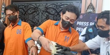 Mata Merah Tersangka Menyaksikan Sabu Miliaran Rupiah Menjadi “Jus” di Blender BNNP Kaltim
