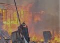 Amukan Api Luluhlantakkan Permukiman Padat Loa Duri Ilir saat Kemarau Terik