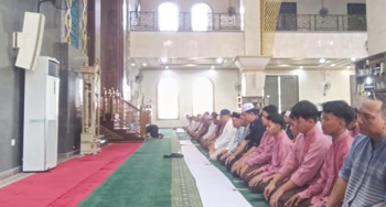 Bumi Etam Membara, Ratusan Jemaah Gelar Salat Istisqa Memohon Hujan di Tengah Ancaman Karhutla