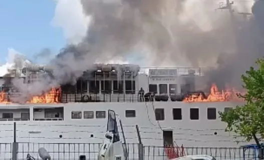 KM Prince Soya Terbakar di Pelabuhan Samarinda Jelang Keberangkatan