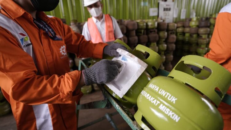 Pastikan Keandalan Tabung LPG, Pertamina Patra Niaga Regional Kalimantan Lakukan MWT ke SPBE dan BPT