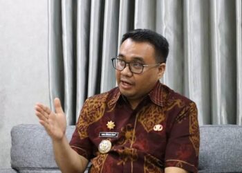 Menghalau Asap di Kota Raja, Bupati Kukar Ingatkan Warga Pakai Masker dan Jaga ‘Rapak’ dari Puntung Rokok