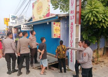 Petaka di Atas Gapura, Niat Baik Pemuda Samarinda Turunkan Bendera Agustusan Berujung Duka