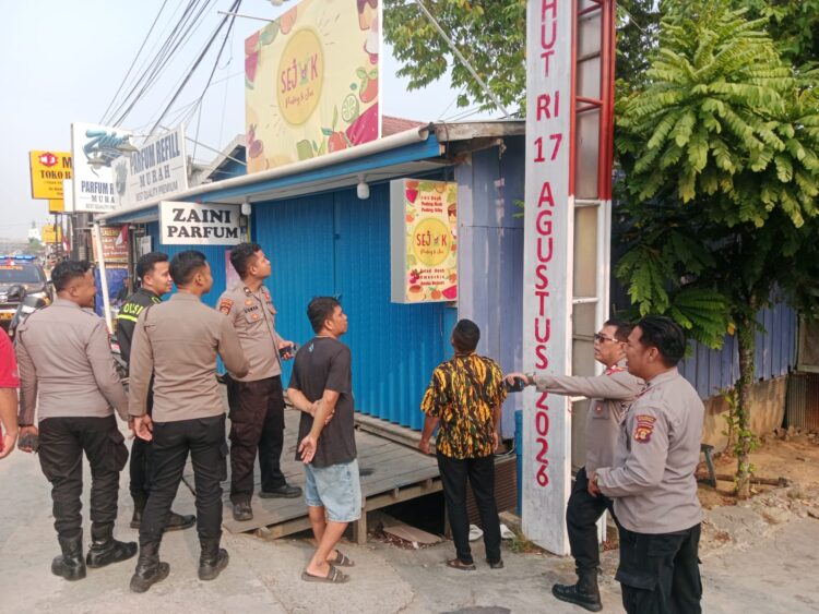 Petaka di Atas Gapura, Niat Baik Pemuda Samarinda Turunkan Bendera Agustusan Berujung Duka