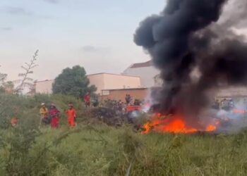 Kebakaran Lahan Di Eks Bandara Temindung,  Dua Pemadam Terbakar Serius