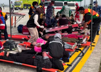 Penumpang Mengamuk dan Tendang Pagar Pembatas akibat Ketidakpastian Jadwal Terbang