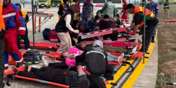 Penumpang Mengamuk dan Tendang Pagar Pembatas akibat Ketidakpastian Jadwal Terbang