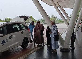Perjuangan Penumpang di Bandara APT Pranoto Samarinda yang Terkepung Kabut Karhutla