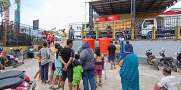 Krisis Air Bersih Melanda Lempake, Warga Berburu Air di Tengah Surutnya Waduk Benanga