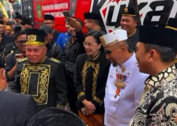 Ada Isran di Pesta Erau