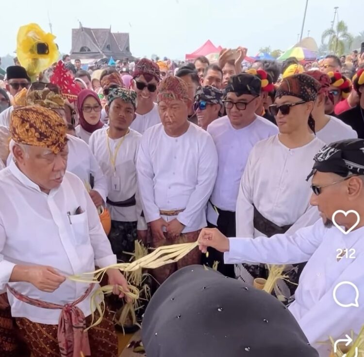 Pak Bas dan Rita Belimbur