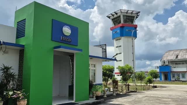 Karhutla Kepung Bandara APT Pranoto Samarinda, Jarak Pandang Sempat Tembus 50 Meter