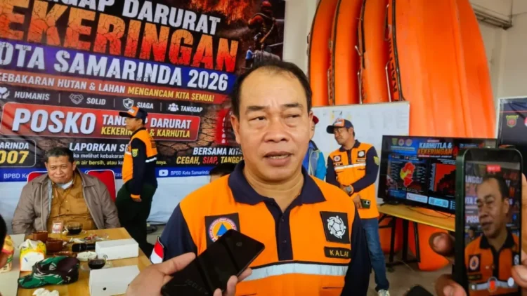 Di Tengah Ancaman Intrusi Air Laut, Secangkir Air Bersih Menjadi Penyejuk Warga Samarinda