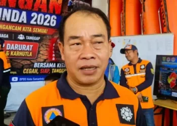 Di Tengah Ancaman Intrusi Air Laut, Secangkir Air Bersih Menjadi Penyejuk Warga Samarinda