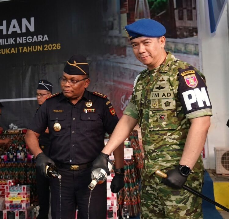 Amankan Potensi Negara, Bea Cukai Samarinda Musnahkan Ribuan Rokok dan Miras Ilegal Senilai Rp1,97 Miliar
