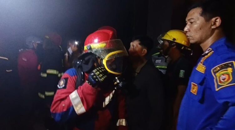 Detik-Detik Kepanikan di Samsat Samarinda, Meja Informasi Terbakar Hangus, Pelayanan Dialihkan ke Bus